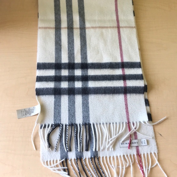 Burberry Accessories - Burberry classic cashmere scarf in check